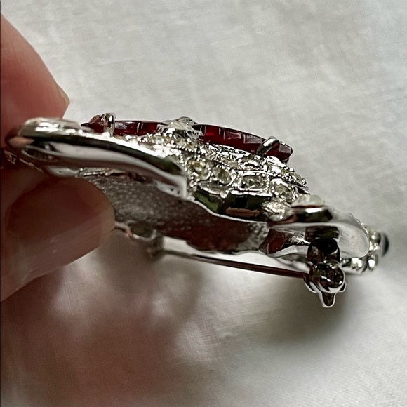 Signed Weinberg NY Red Molded Glass Rhinestone and Rhodium Figural Brooch - Picture 3 of 9